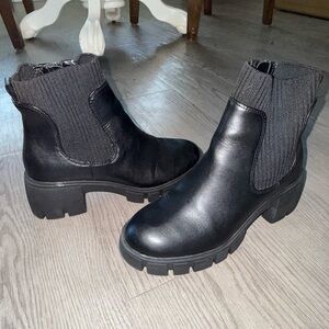 Universal Thread Black Ankle Boots